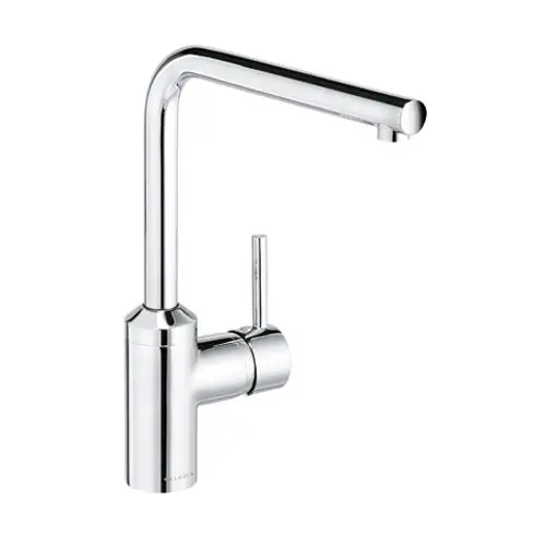 Ein moderner Küchenhahn mit einem geraden Auslauf, einer hohen Düse und einem seitlichen Hebel, in glänzendem Chrom-Finish.